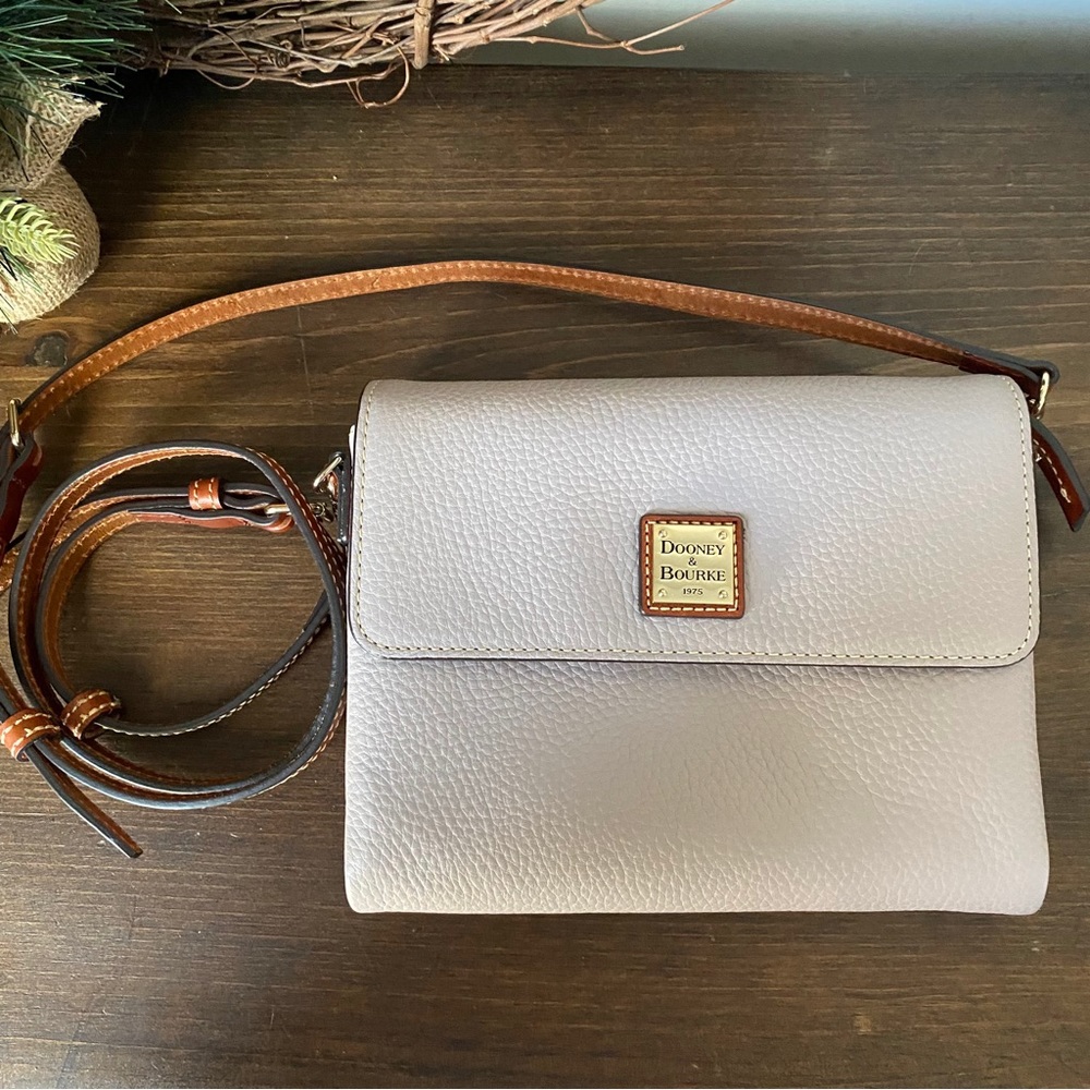 NWOT Dooney & Bourke Hunter Crossbody
